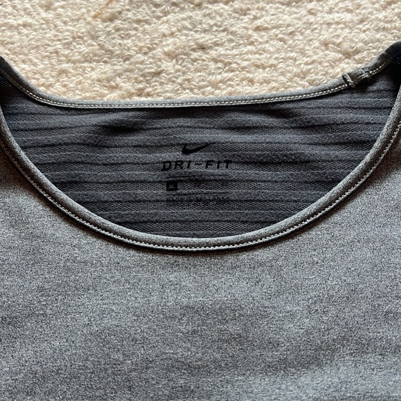 Nike running long sleeve shirt - Picture 2 of 3